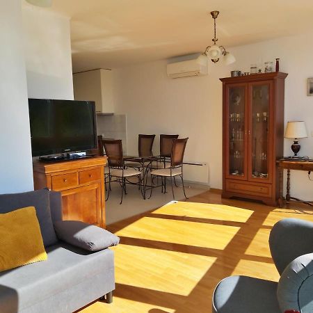 Apartment Lora Omiš Zewnętrze zdjęcie