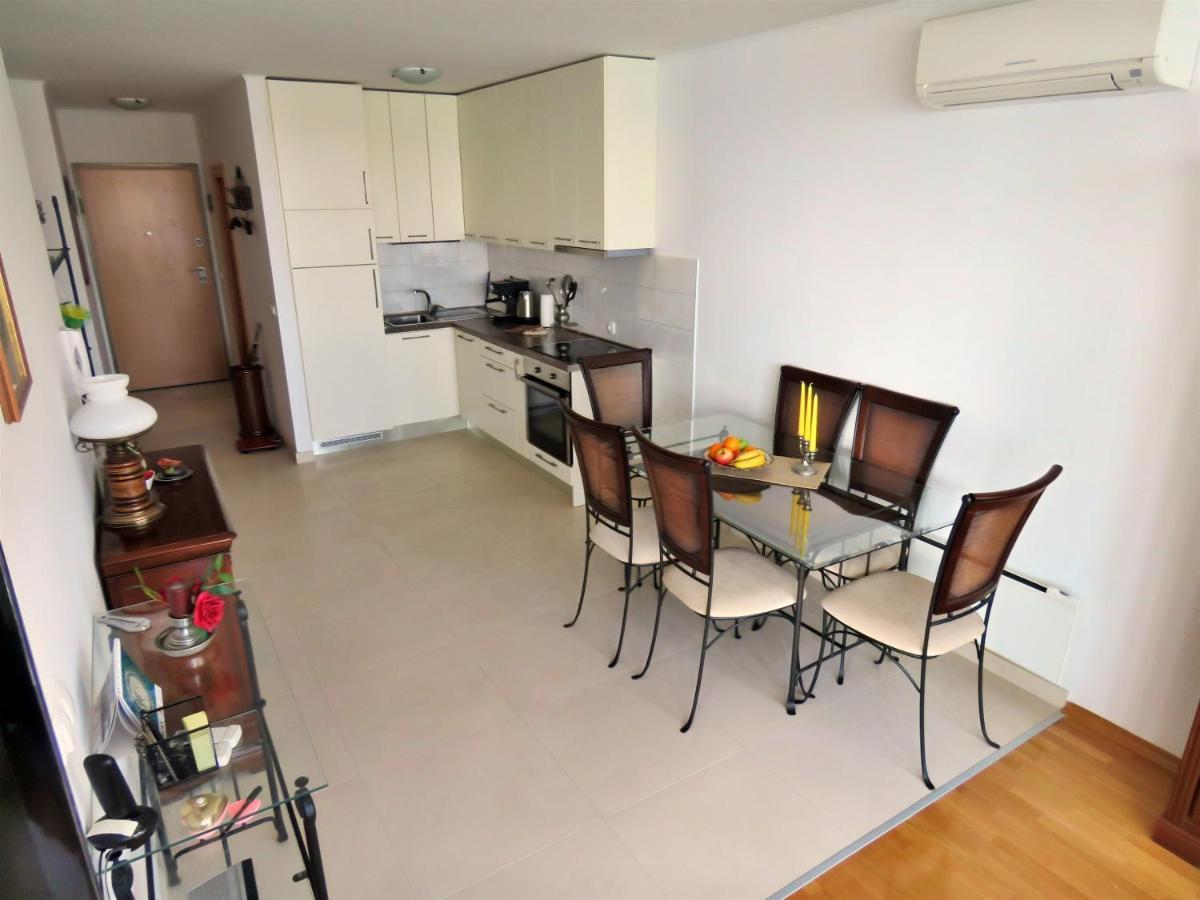 Apartment Lora Omiš Zewnętrze zdjęcie